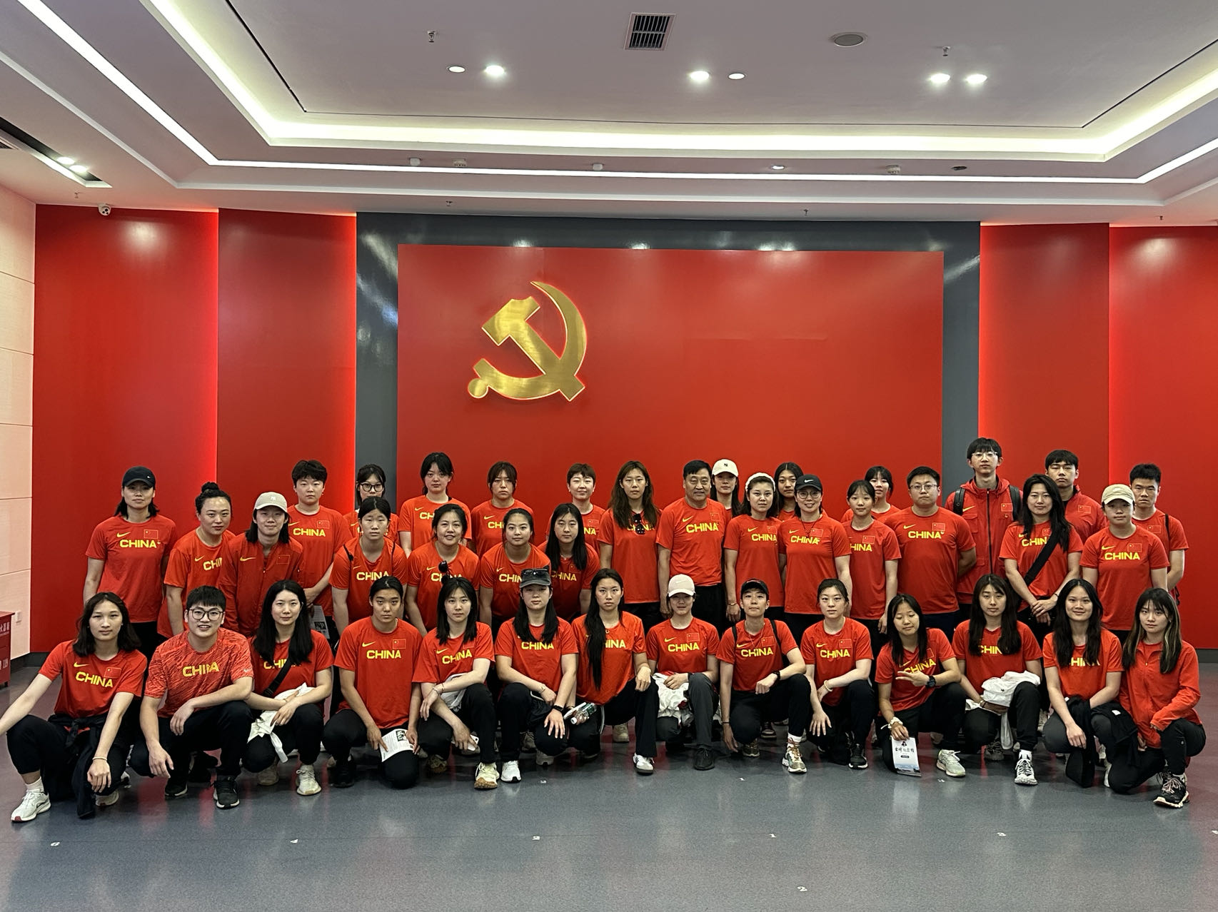女冰参观雷锋纪念馆4.jpg