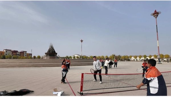 小网球3.jpg 小网球3.jpg