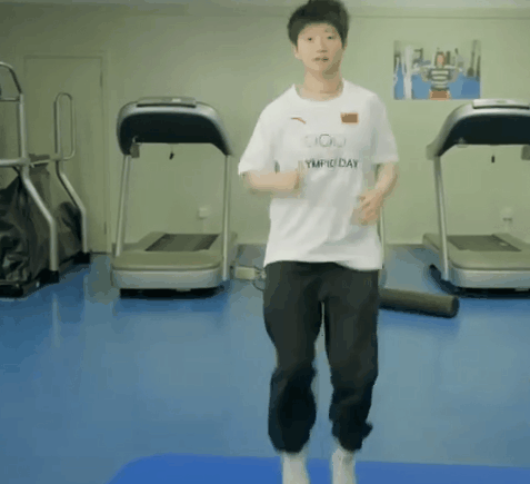 孙颖莎.gif