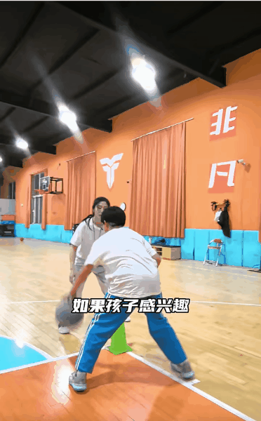 学篮球09.gif
