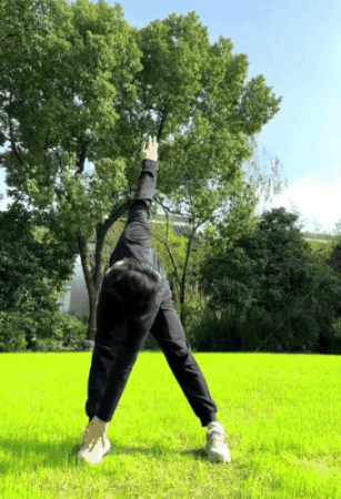 齐广璞热身08.gif