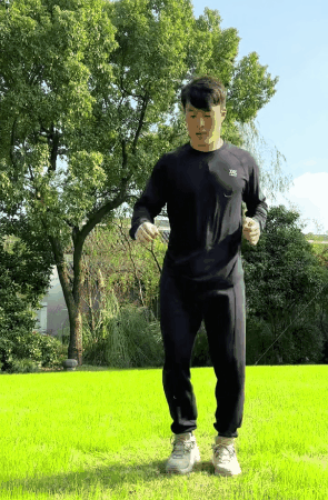 齐广璞热身2_09.gif