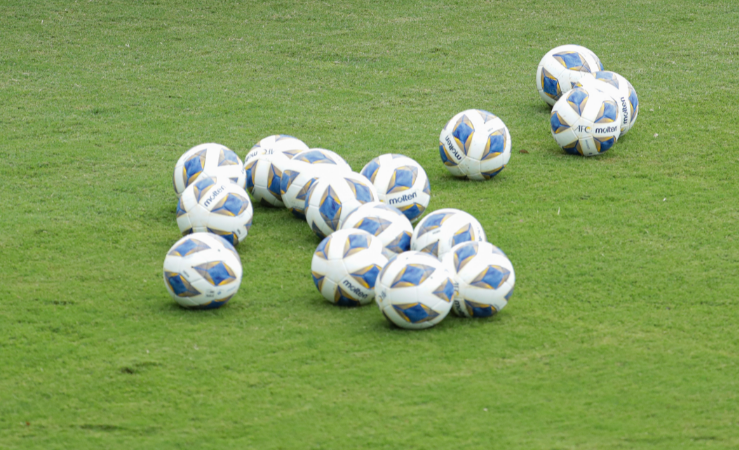 足球.png 足球.png