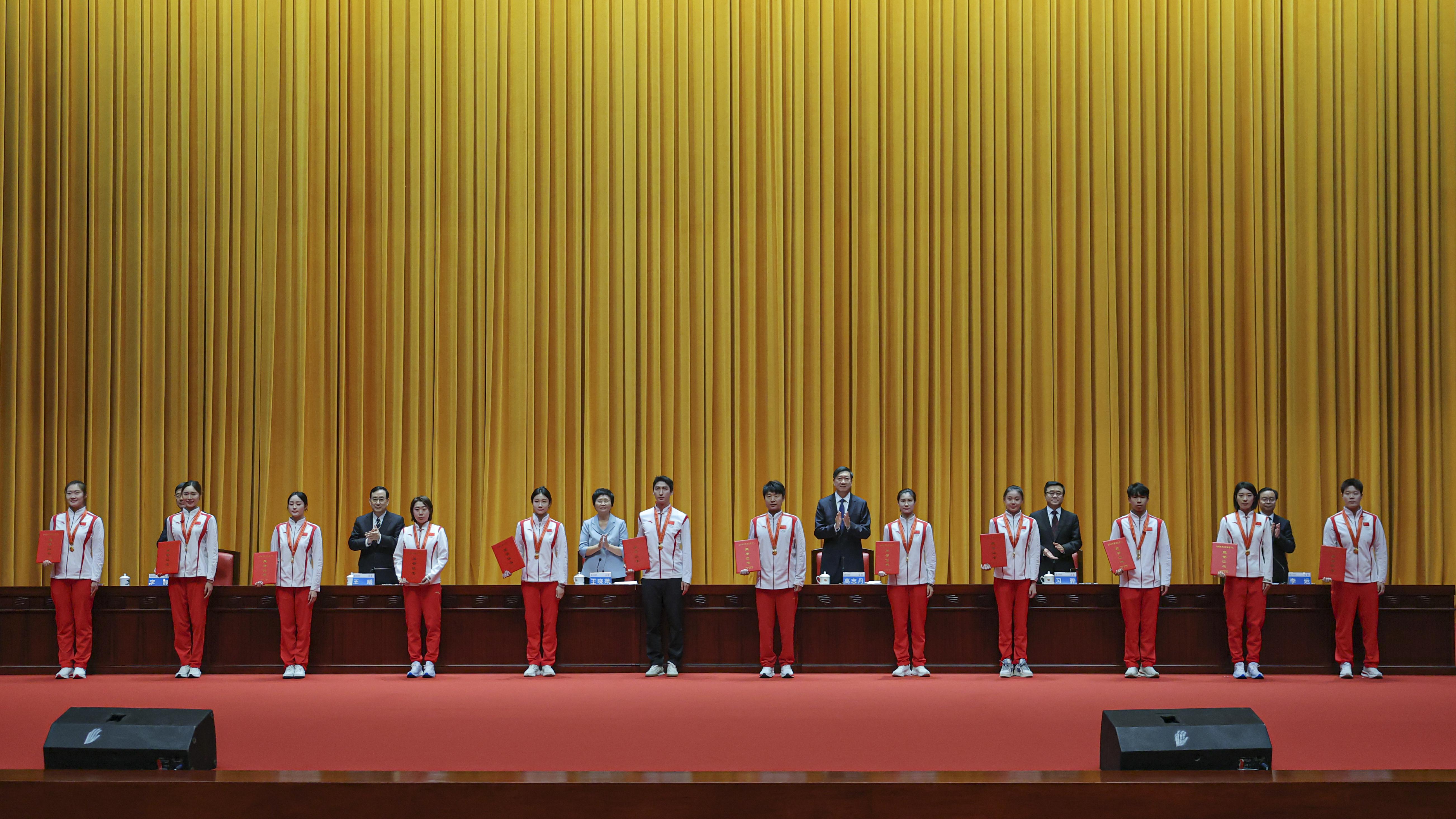 表彰图片2.jpg 表彰图片2.jpg